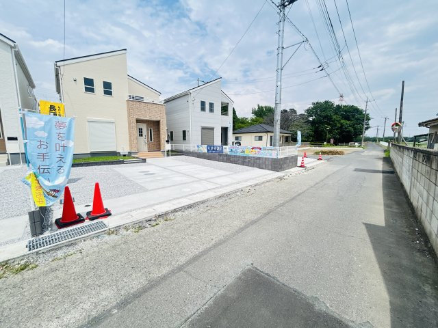 新築　伊勢崎市東小保方町第２　Livele Garden.S　6号棟の前面道路含む現地写真|現地写真　南側接道幅員約4.5ｍ