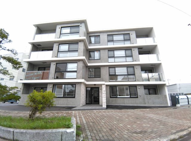 Ｇｒａｃｅ　Ｔｉａｒａ