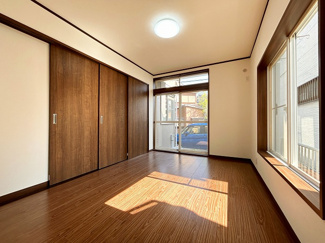 【洋室】 | 大和市福田 中古戸建て | 2面採光・南面に窓：洋室6帖（1階）