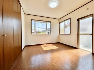 【洋室】 | 大和市福田 中古戸建て | 2面採光・南面に窓：洋室6帖（南・2階）