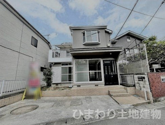 【外観】 | 大和市福田 中古戸建て | 販売現地　外壁・屋根塗装（2026年3月完了）済　南側約4.0m公道に接道　駐車1台（車種によります）
