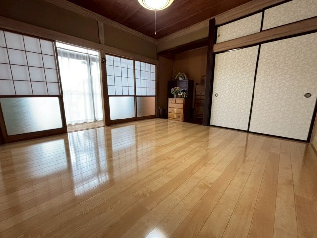 桜川市真壁町長岡　中古戸建の洋室