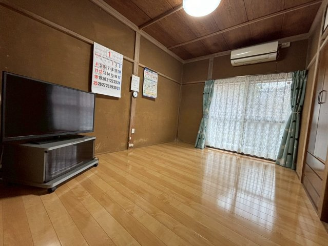 桜川市真壁町長岡　中古戸建の洋室