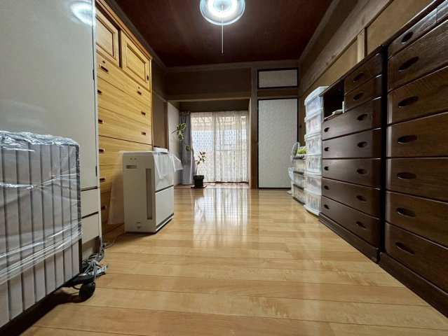 桜川市真壁町長岡　中古戸建の洋室