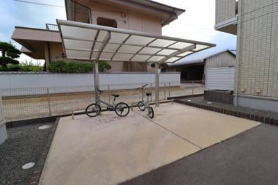 【その他共用部分】 | ルークス瀬戸　B棟 | 屋根付き駐輪場