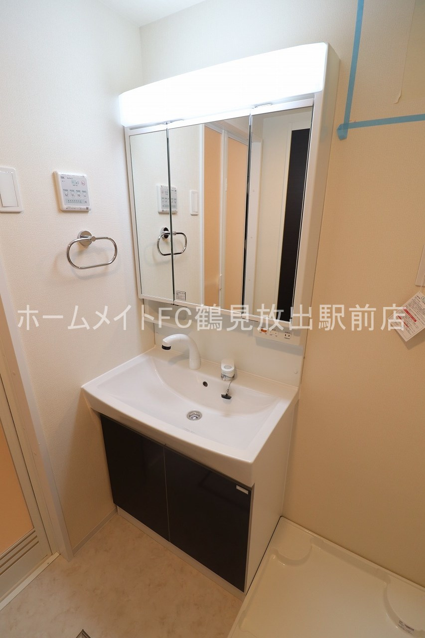 東大阪市稲田新町２丁目のアパートの独立洗面台