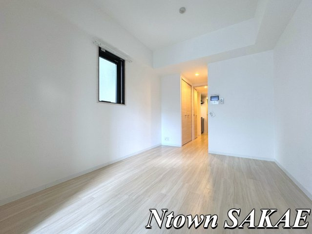 【居間・リビング】 | S-RESIDENCE葵Ⅱ | こちらのリビングで趣味の時間をお楽しみください