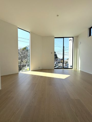 HAYAMA OCEAN VIEW HOUSE — 堀内の洋室