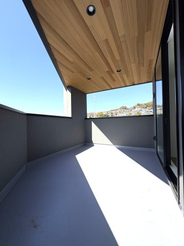 HAYAMA OCEAN VIEW HOUSE — 堀内のバルコニー