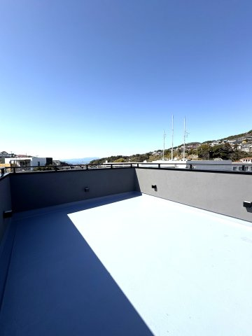 HAYAMA OCEAN VIEW HOUSE — 堀内のバルコニー