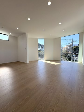 HAYAMA OCEAN VIEW HOUSE — 堀内の居間・リビング