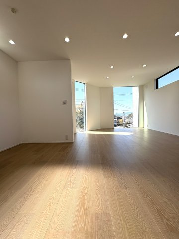HAYAMA OCEAN VIEW HOUSE — 堀内の居間・リビング