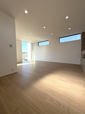 HAYAMA OCEAN VIEW HOUSE — 堀内の居間・リビング