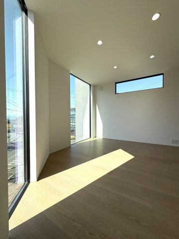 HAYAMA OCEAN VIEW HOUSE — 堀内の居間・リビング