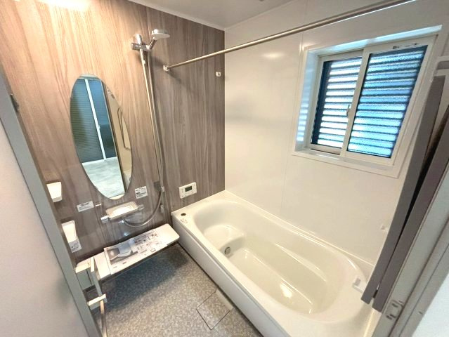 明和2丁目　新築戸建ての浴室|エコベンチ浴槽を採用したシステムバスルームです。