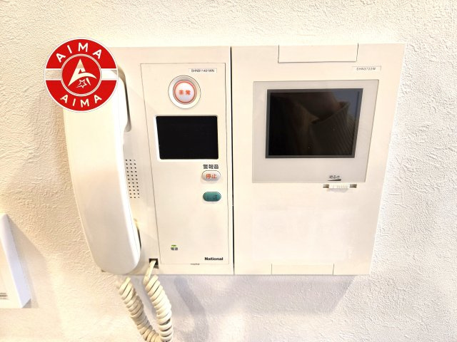 コスモテール吉塚　のセキュリティ|玄関先で訪問者を確認できるため、防犯面でも安心です。