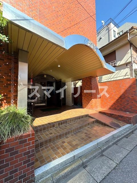 ユニパリス柏駅前のエントランス