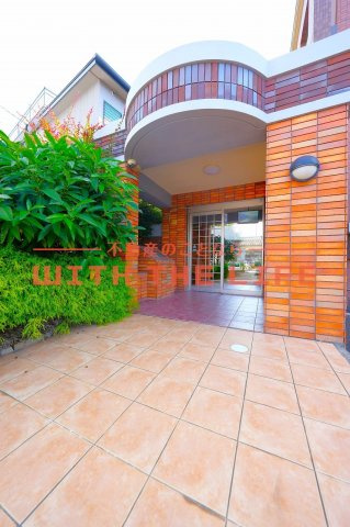 サンステージ【キャッシュバック対象物件】のエントランス|毎日通るエントランスはこのようになっています