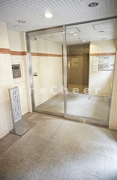 ロアール早稲田大学前弐番館のエントランス