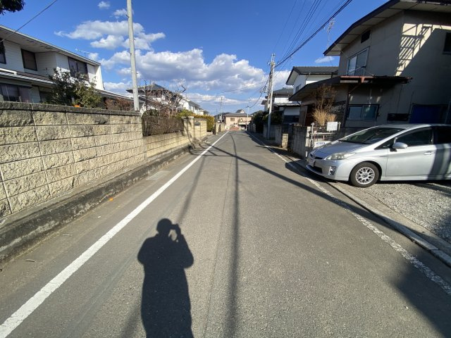 新築　みどり市笠懸町鹿第6　クレドルガーデン　１号棟の前面道路含む現地写真|北側接道幅員約5.5ｍ