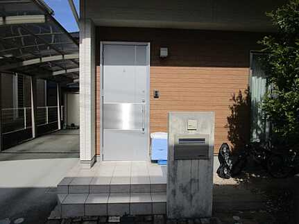 安佐南区伴中央５丁目の玄関