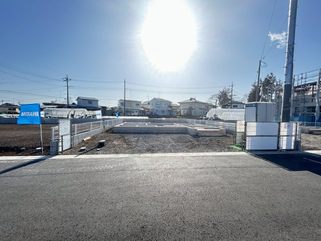 【LiveleGarden】宇都宮野沢町 第7 全2棟の前面道路含む現地写真|〇建築中〇
前面道路はゆとりの6ｍ幅。
車の出し入れもスムーズで、来客時も安心♪
※2026年3月撮影