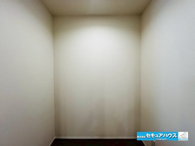【今からご案内可能】豊明市二村台1丁目　全2棟の収納|【パントリー】
◆形や高さ、大きさを自由に選んで棚等を設置することができます。自分好みの空間が作れるためお菓子や飲み物、お米等置きたいものを考え、設計を考える時間も購入時の楽しみになります。　　　　　
