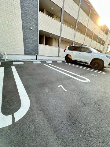 ツイテールⅠの駐車場