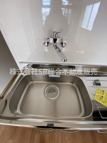 近江堂2丁目店舗付き中古テラスハウスのキッチン|シンクピカピカです♪