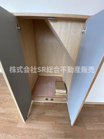 近江堂2丁目店舗付き中古テラスハウスの収納|ちょっとした収納スペースも充実しています
