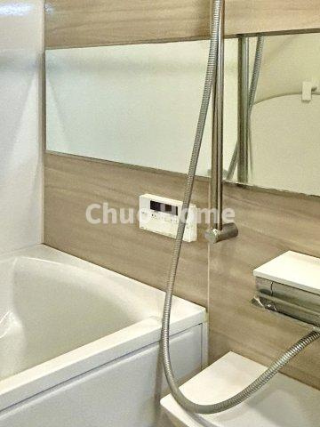 トーア辰巳マンションの発電・温水設備|【給湯リモコン】外での一日を忘れさせてくれるオートバス機能でお好みの湯量・温度に調整された浴槽。