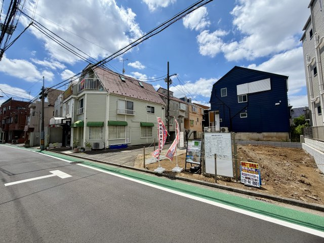 練馬区田柄2丁目　東南角地×建築条件なし　全1区画の前面道路含む現地写真