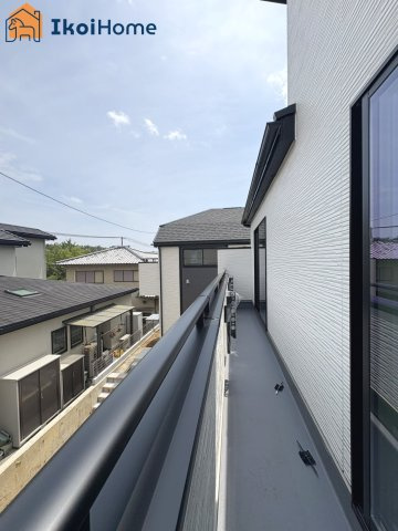 神戸市西区樫野台2丁目　全2棟A号棟　新築戸建のバルコニー|【ホームページに現地動画掲載中】●年中無休：当日予約可●陽当り良好南東向バルコニー！屋根設置８万円～