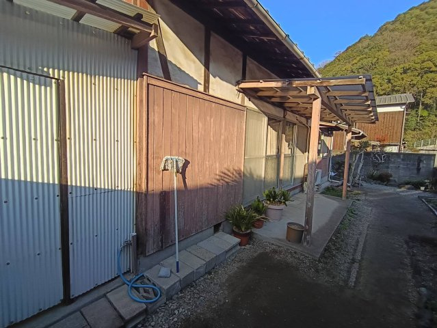 西条市福武甲2136-4　中古戸建の外観