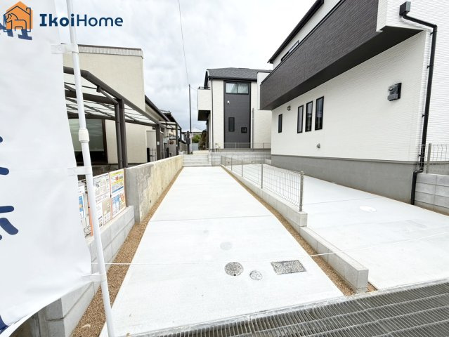 神戸市西区樫野台2丁目　全2棟B号棟　新築戸建の駐車場|【ホームページに現地動画掲載中】●年中無休：当日予約可●お車は縦列で2台駐車可能です！