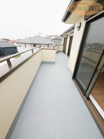 【バルコニー】 | 明石市魚住町錦が丘1丁目　中古戸建
