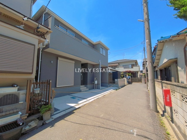 越谷市北越谷2丁目 新築分譲住宅の前面道路含む現地写真