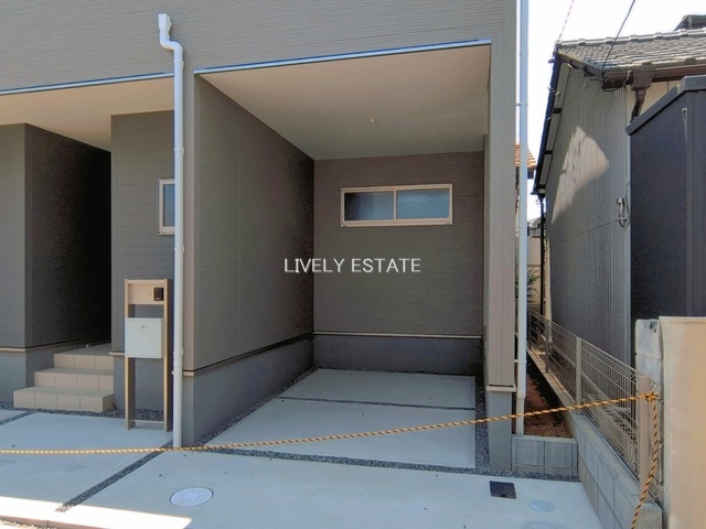 越谷市北越谷2丁目 新築分譲住宅の駐車場
