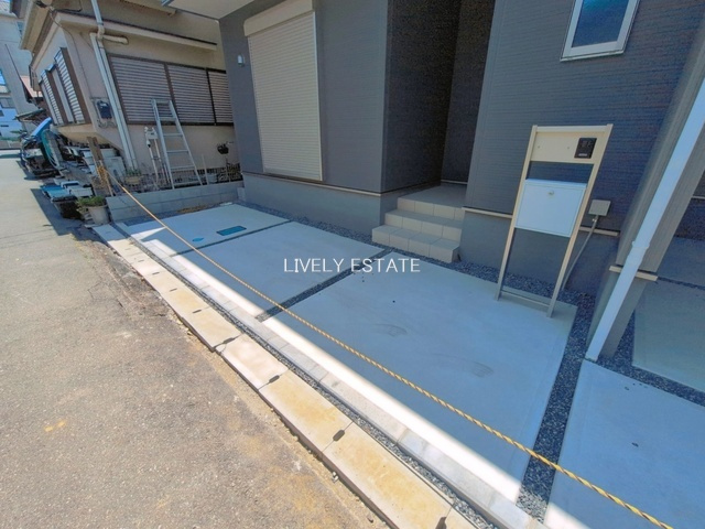 越谷市北越谷2丁目 新築分譲住宅の駐車場