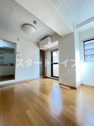 大阪市東淀川区東中島１丁目の賃貸マンションの居間・リビング