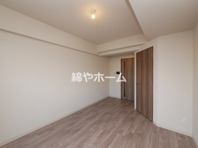 ワールドアイ難波南PORTAの洋室|洋室です