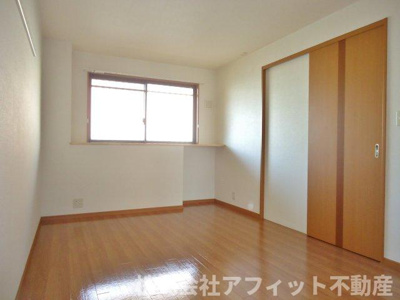 【寝室】 | サンガーデン曙 | 洋室5.6帖