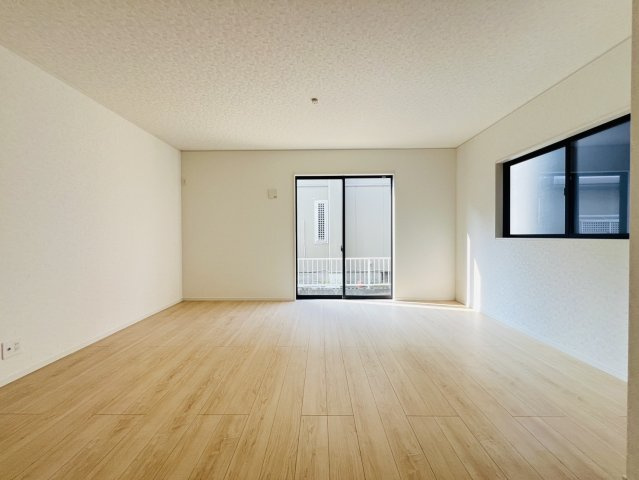 高浜市稗田町5丁目7-2『仲介手数料無料』新築戸建ての前面道路含む現地写真