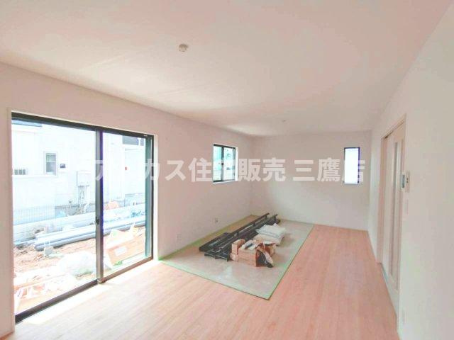 狛江市中和泉５丁目 小田急線 狛江駅 新築戸建の玄関