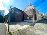 ～築浅×三方角地×駐車3台の開放的な3LDK～三崎2丁目中古戸建の画像