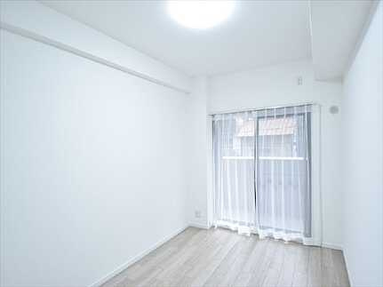 アスティア三篠の洋室