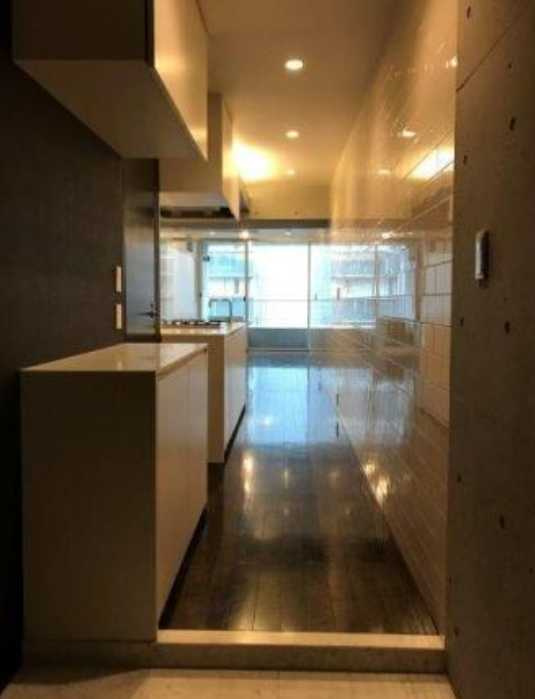 BPRレジデンス渋谷　駅近　陽当たり良好　内階段の玄関