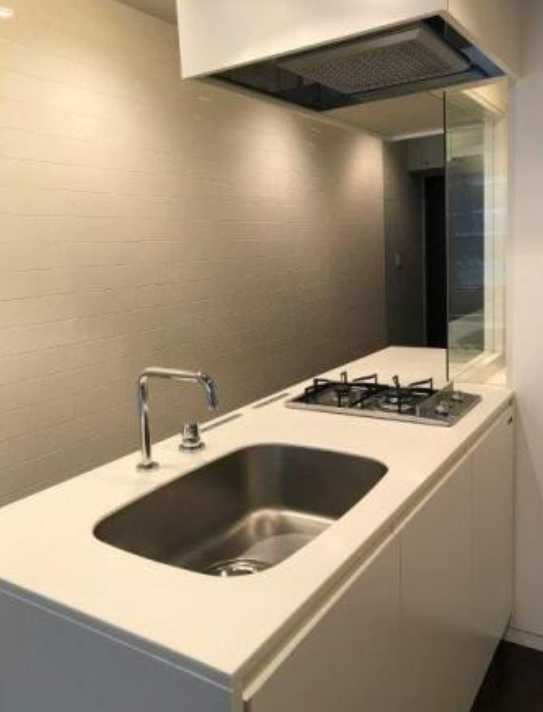 BPRレジデンス渋谷　駅近　陽当たり良好　内階段のキッチン