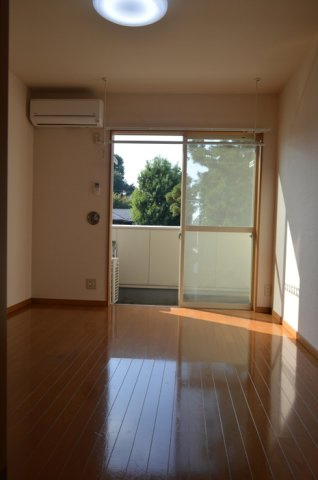 第Ⅱメゾン谷端の居間・リビング