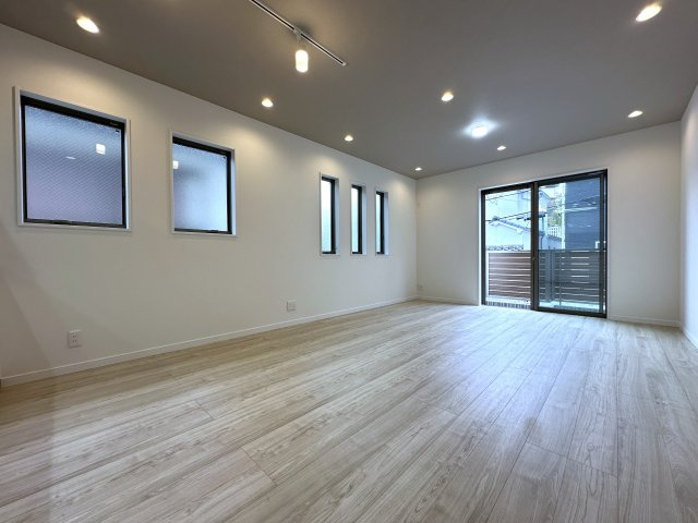 神戸市垂水区千鳥が丘3丁目新築戸建の居間・リビング